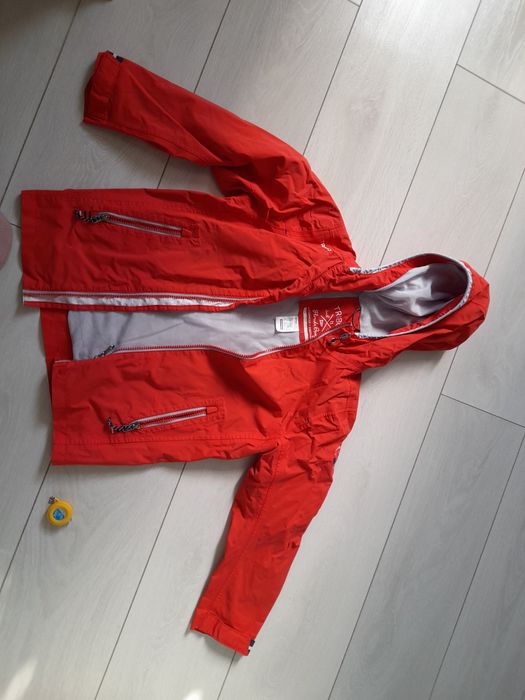 Kurtka wiatrowka decathlon 116-124