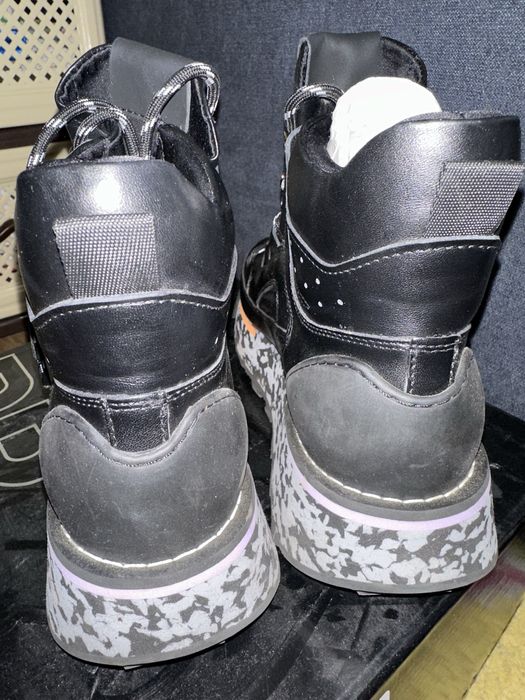 Продам  жіночі шкіряні хайтопи  Venta