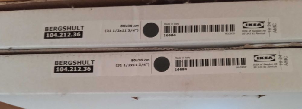 Prateleiras novas embaladas