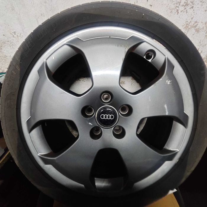 Vendo jante Especiais conjunto de 4 com pneus 225/45 r17para Audi A3