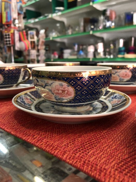 Chavena chá porcelana japonesa com figura à contraluz
