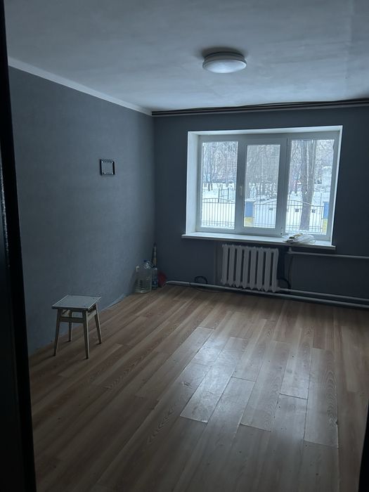 Кімната в гуртожитку в центрі міста з гарними сусідами