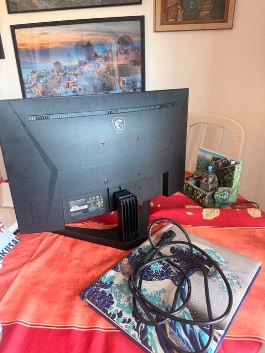 MSI G245CV 24" Curvo Gaming - Como Novo