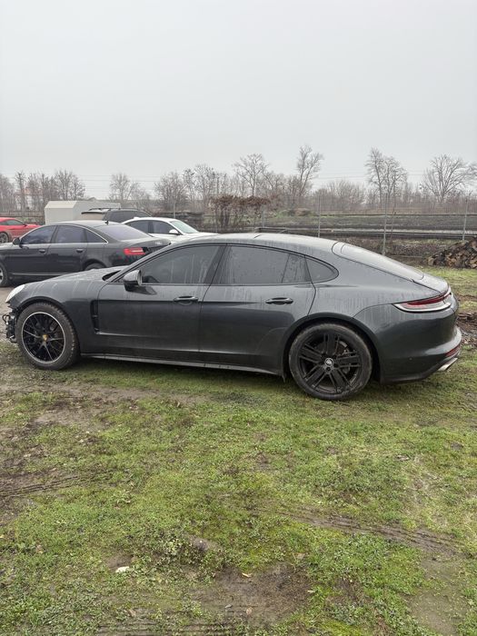 Панамера 2021 року. Потребуе незначних вкладень. Авто в Украіні розмитнена.