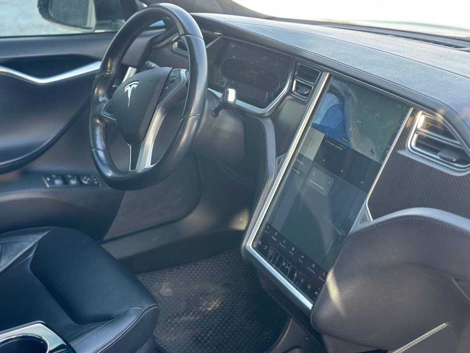 Tesla Model S  2014 85 kWh  Performance