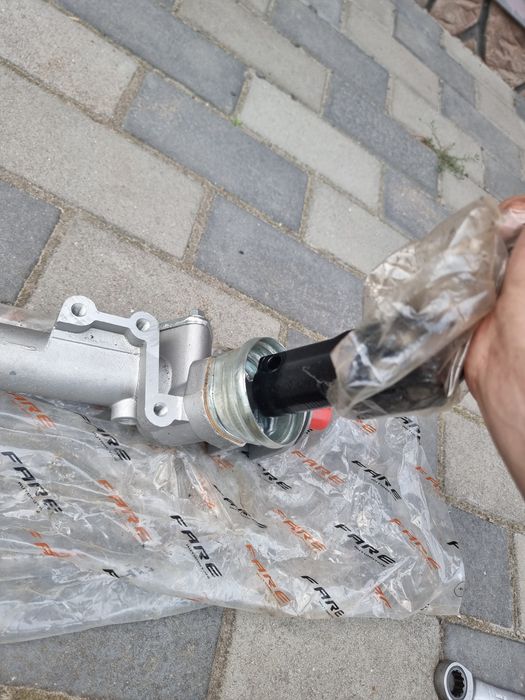 Продам рулеву рейку