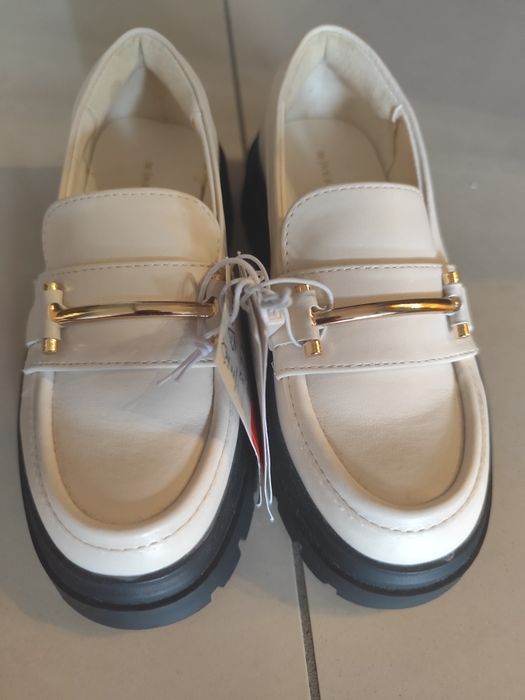 Buty dziewczęce r.30 Reserved