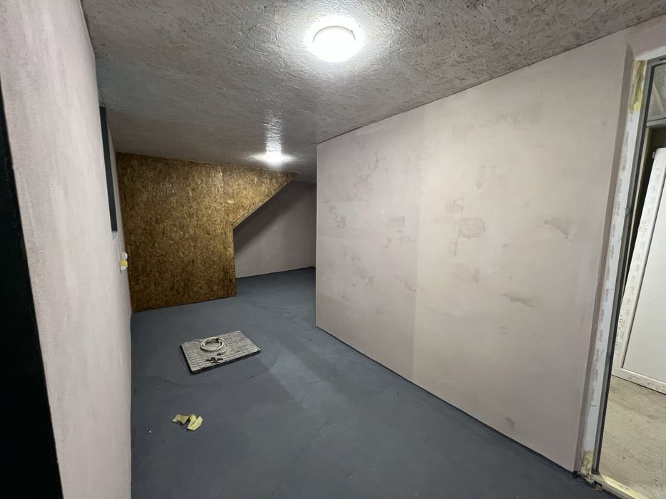 Здається гараж .Південо-Кільцева