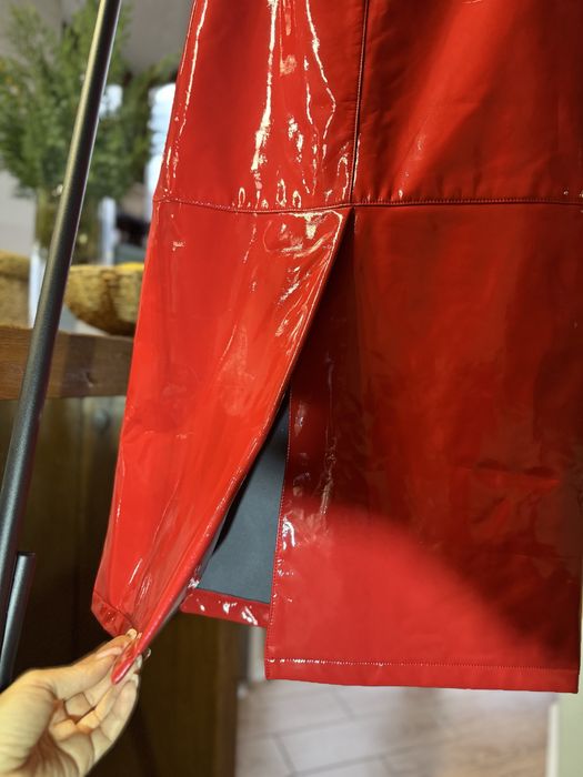 Червона лакована спідниця River Island