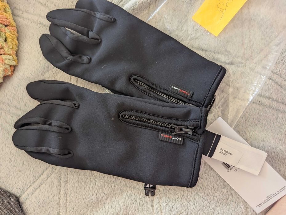 Nowe rękawiczki 4F Softshell czarne M