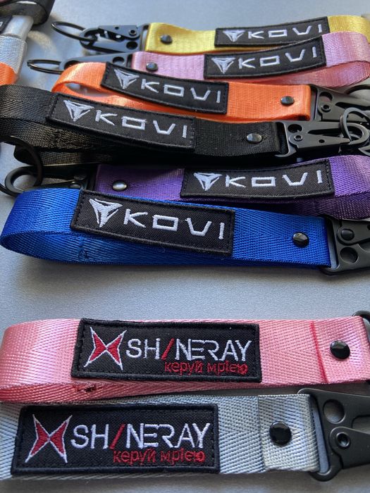 Брелок ,поводок, ,ключі,мустанг геон