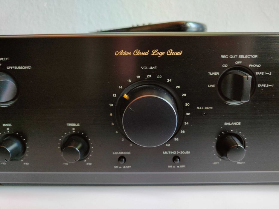 AKAI AM-39 B wzmacniacz stereo z pilotem