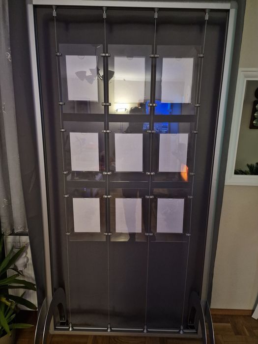 Prezenter ulotek reklam prospekty zdięcia