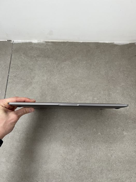 490$ MacBook Air 13" 2020 MGN63 M1 / 8 GB / 256gb SSD