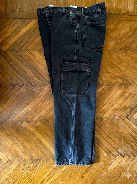 Нові джинси Levis.