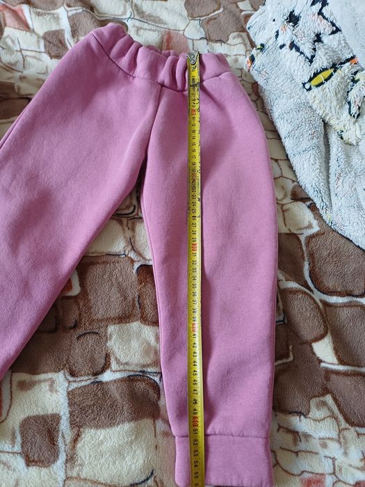 Теплий зимовий спортивний костюм на дівчинку.