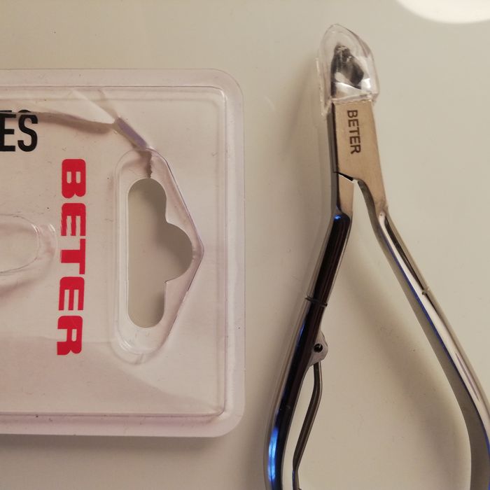 Alicate de cutículas Beter novo