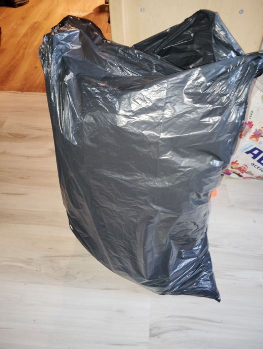 Oddam ciuchy za darmo po córce