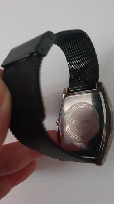 Годинник чоловічий на металевому ременці. Часы спутник