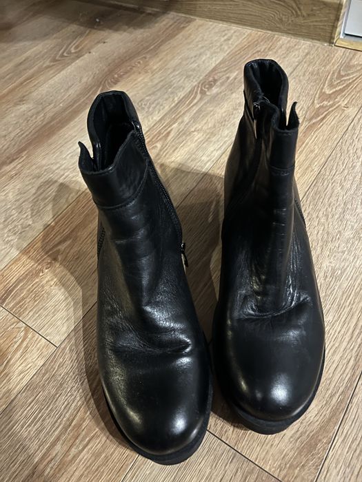 Czarne skórzane buty