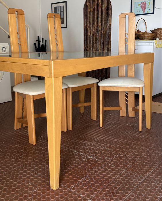Mesa de refeiçoes
