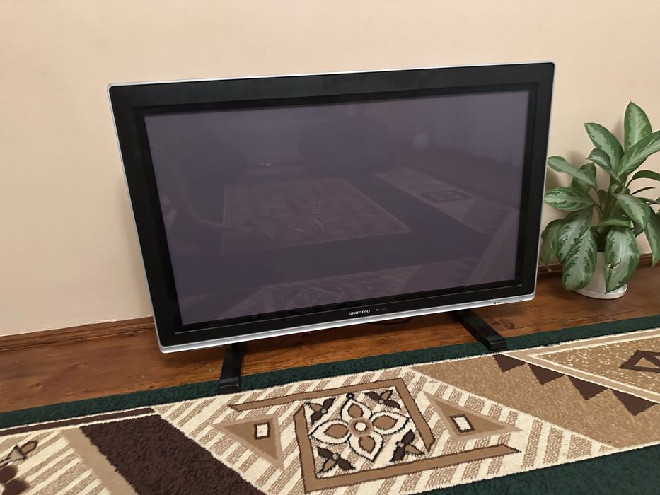 Продам телевізор Grundig Xephia