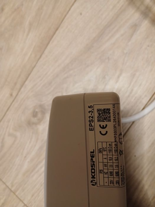 Elektryczny przepływowy podgrzewacz wody