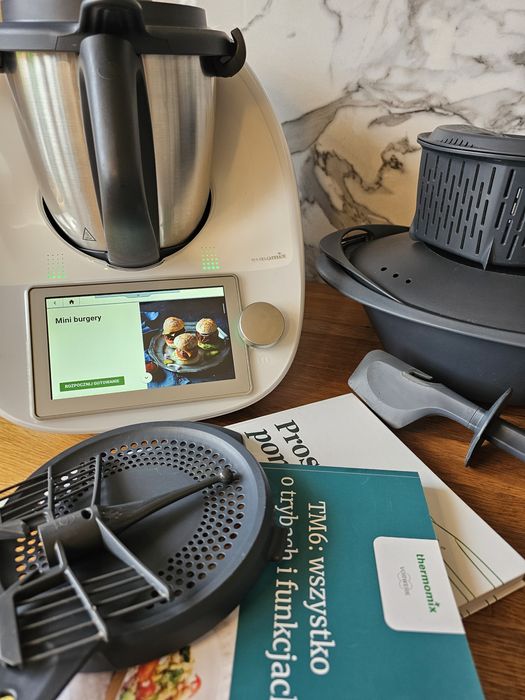 Thermomix TM 6 z akcesoriami i książkami