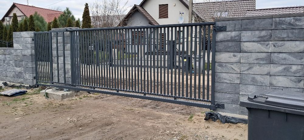Brama palisada pionowa