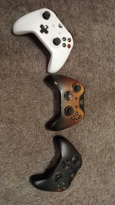 Xbox One S +3 pady+Kinect+5 gier
