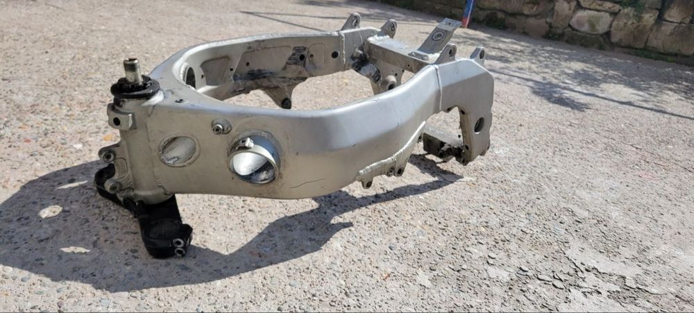 продам цілу раму Kawasaki ZX6R з документами