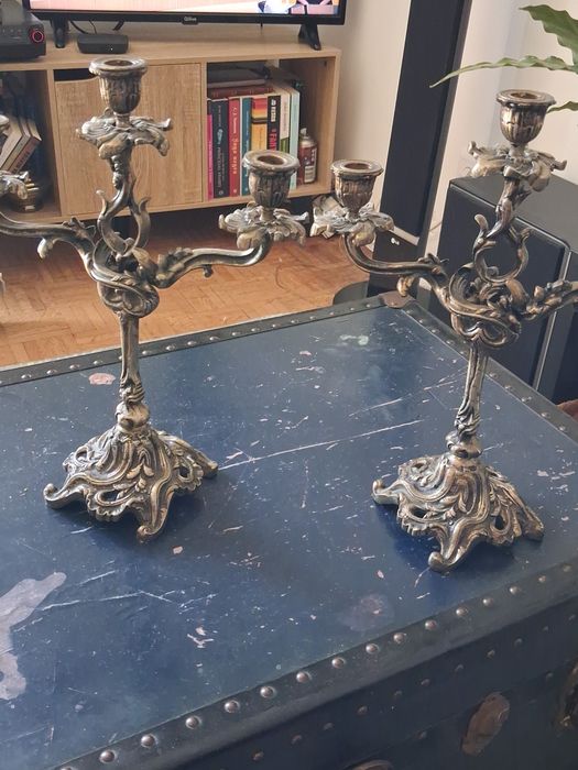 Candelabros em bronze