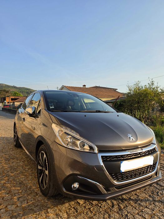 Peugeot 208 1.2 PureTech 110cv (2019) – Edição Especial