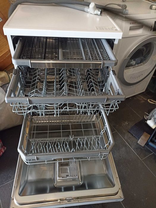 Vendo Máquina de lavar loiça LG branca