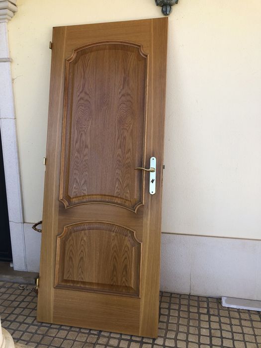 Porta interior em madeira carvalho