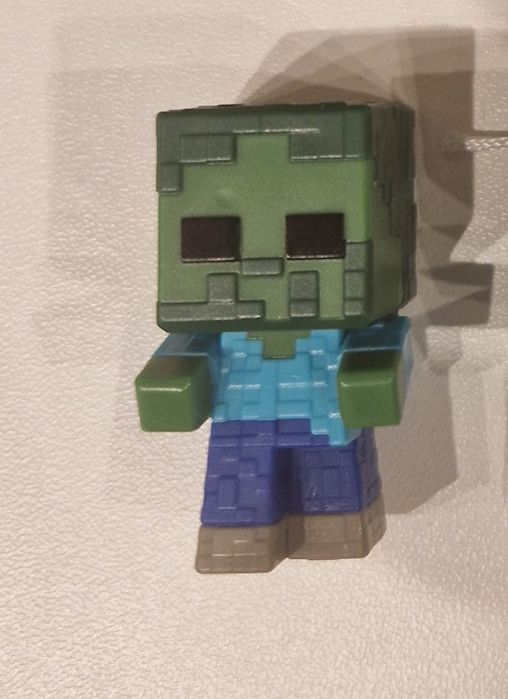 figurka Minecraft kinder joy zombie