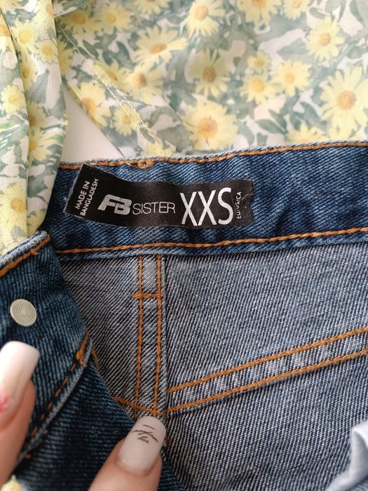 Комплект на худу дівчину ,джинсові шортики + сітка asos