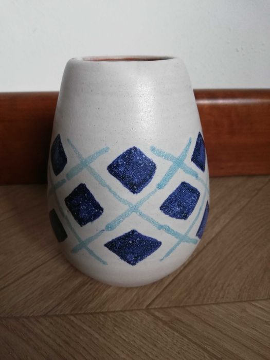 Wazonik ceramiczny jasny w romby malowany 12cm