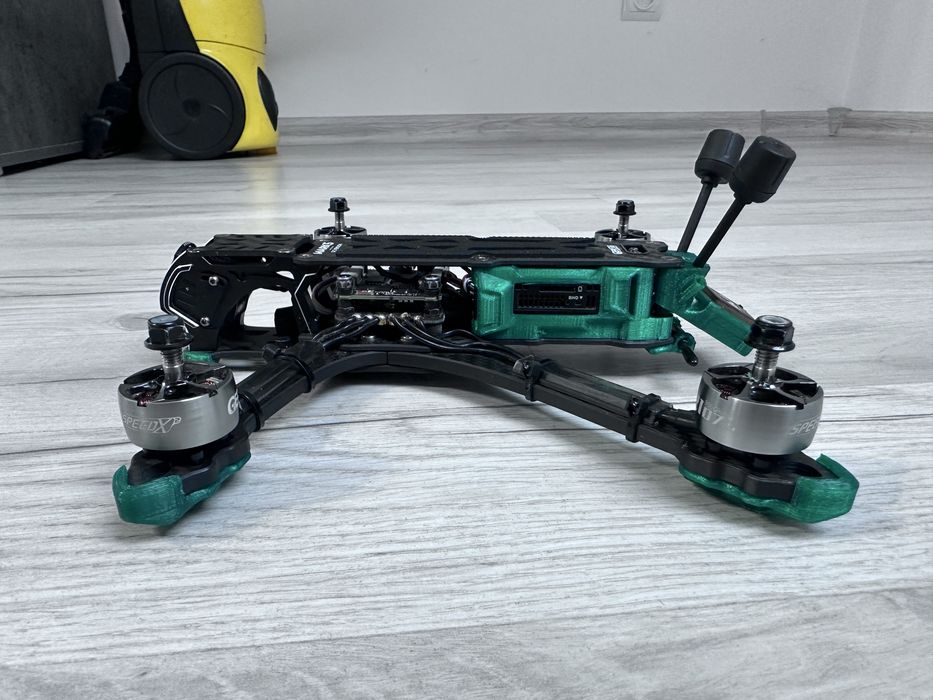 Geprc Mark 5 o4 pro + dji integra + 2x tattu r-line 1480mah 160C