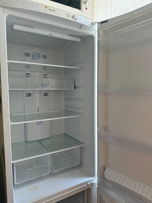 Продам холодильник Indesit
