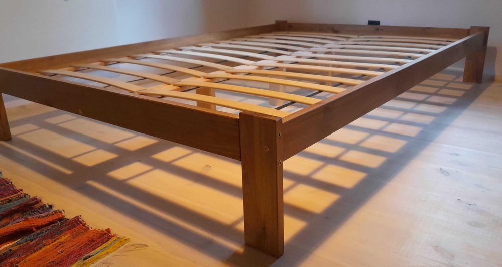 Łóżko drewniane 140x200