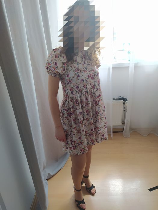 Sukienka w kwiaty
