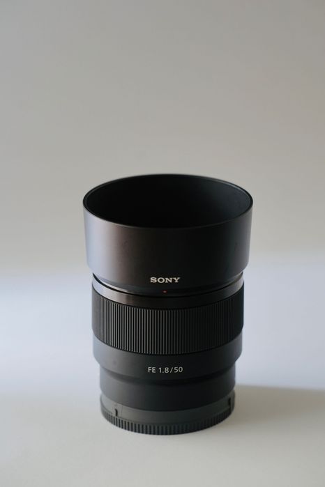Duas lentes para Sony E mount