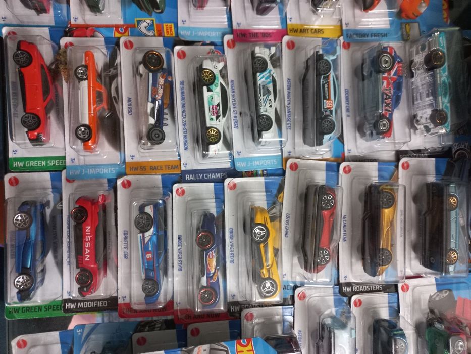Hot Wheels mais de 100