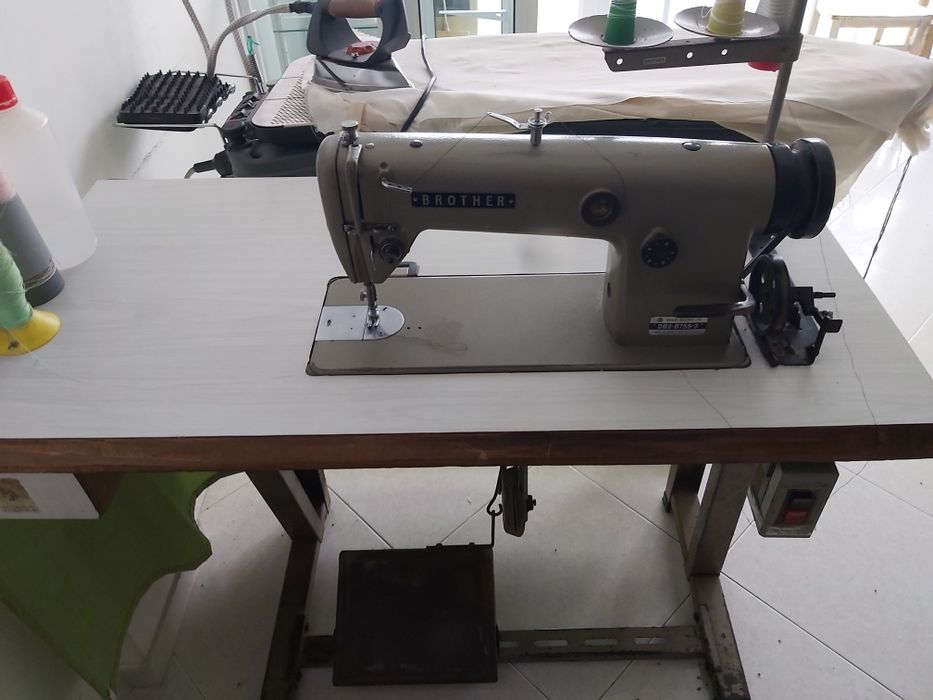 Máquinas de Costura industriais e material de retrosaria