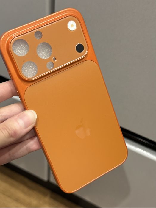 Оранжевий чохол iphone 15 pro max імітація 17 оранжевый чехол айфон