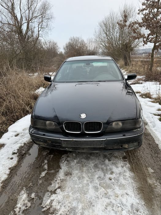 Продам BMW E39  525