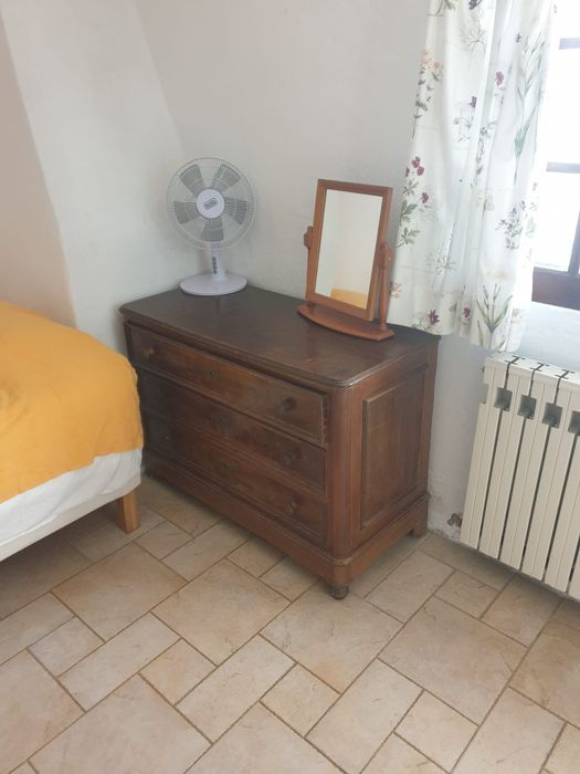 3 Cómodas de Madeira – Estilos Diferentes – Bom Estado