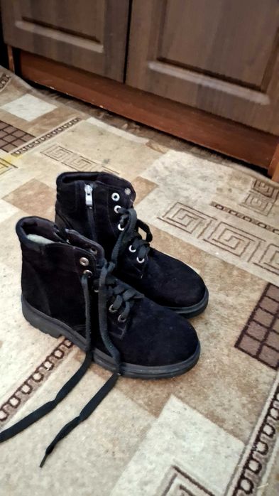 Натуральні, замшеві зимові теплі ботинки