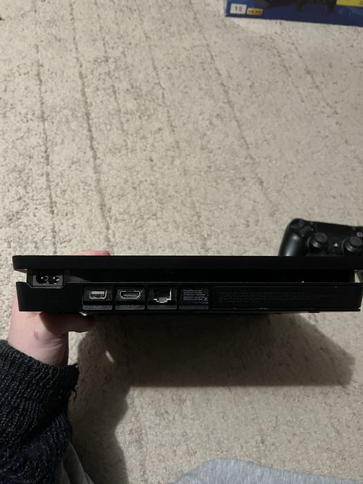 Консоль Ps 4 slim + (Uncharted 4, Until Down, Detroit, Death Stranding